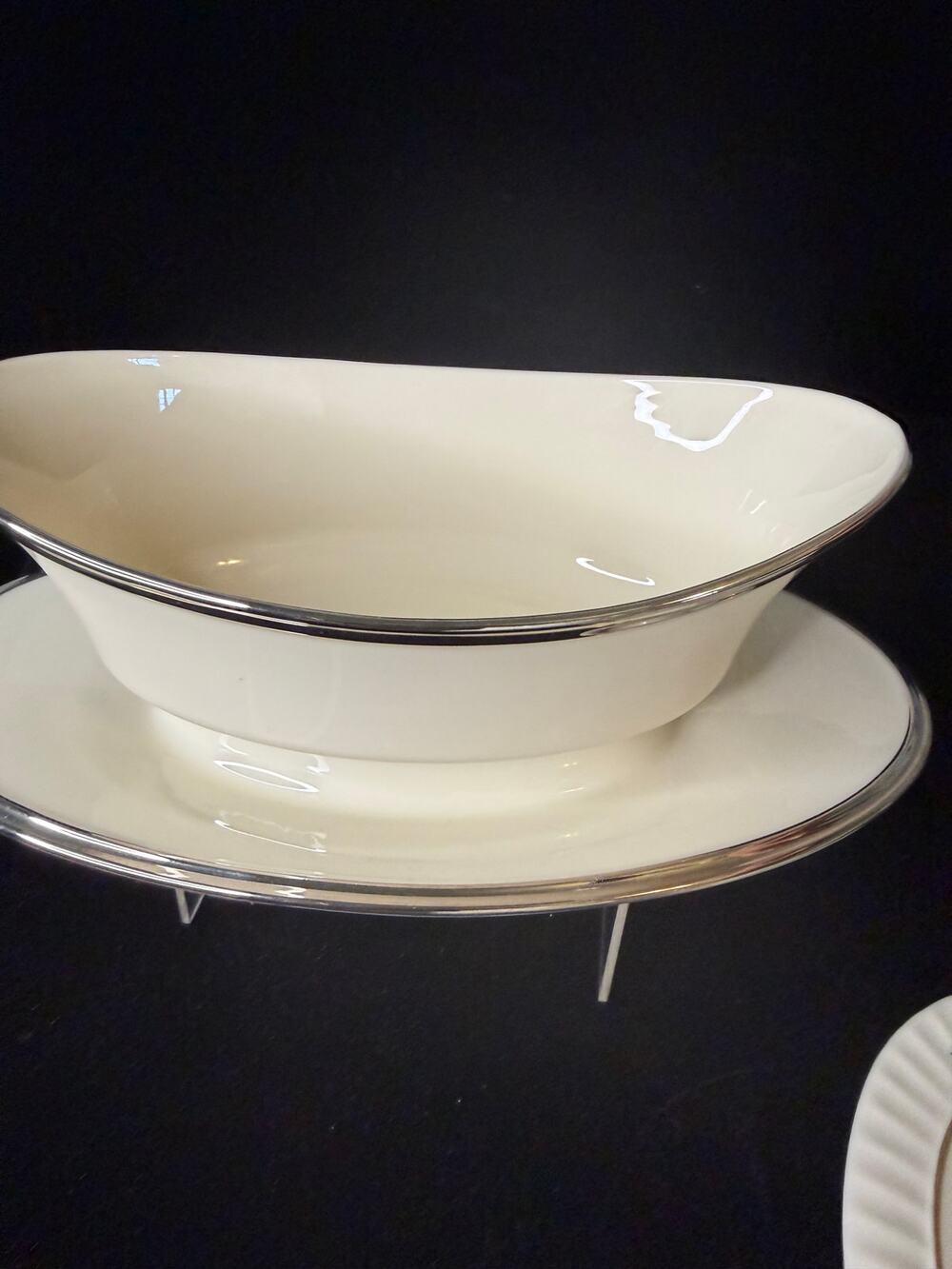 Lenox Solitair Gravy boat with attached plate USA Platinum